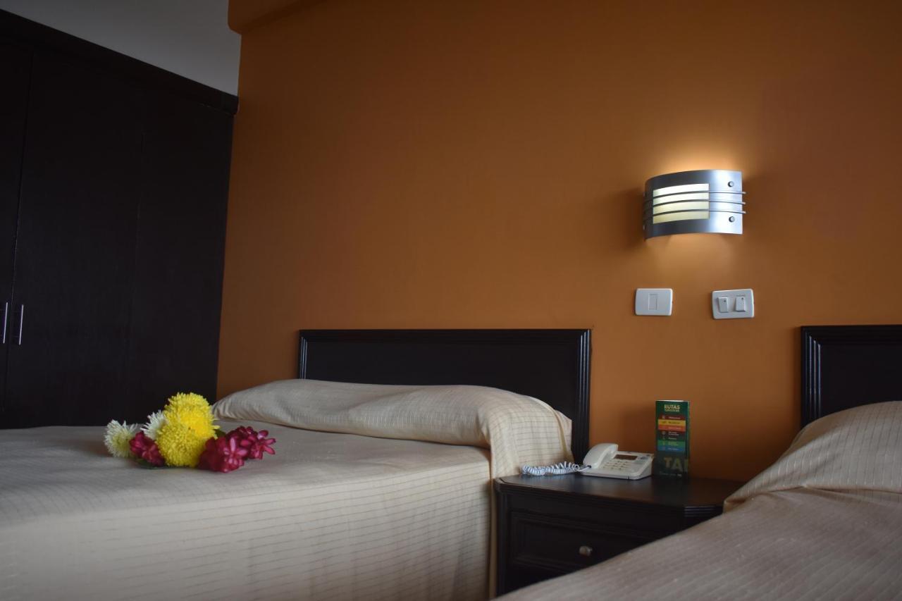 Hotel Miraflores ビジャエルモッサ エクステリア 写真