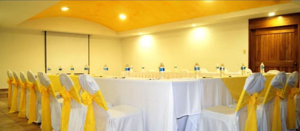 Hotel Miraflores ビジャエルモッサ エクステリア 写真