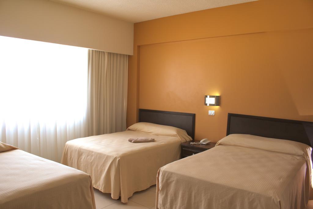 Hotel Miraflores ビジャエルモッサ エクステリア 写真
