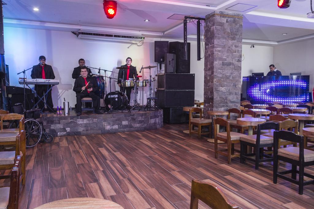Hotel Miraflores ビジャエルモッサ エクステリア 写真