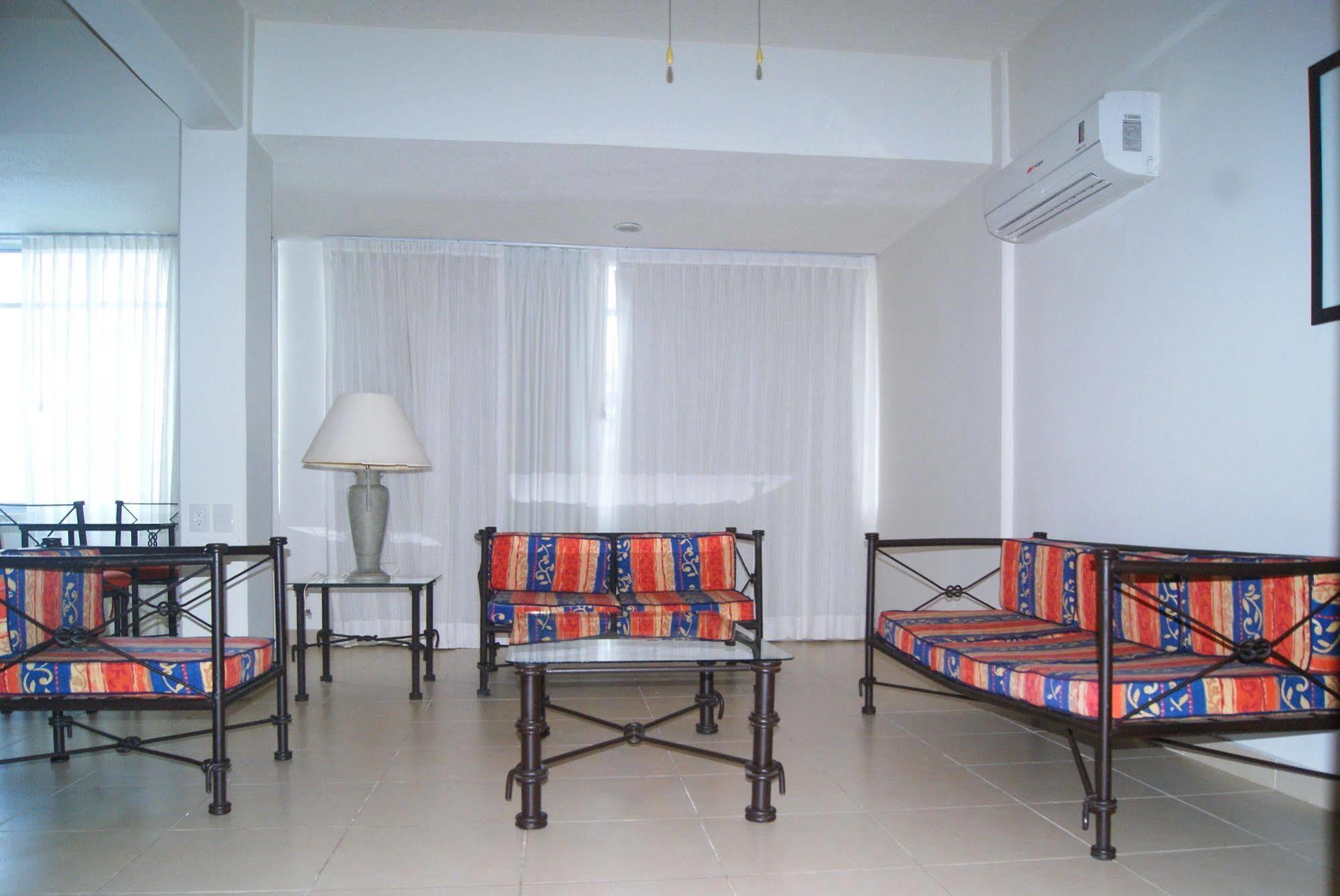 Hotel Miraflores ビジャエルモッサ エクステリア 写真